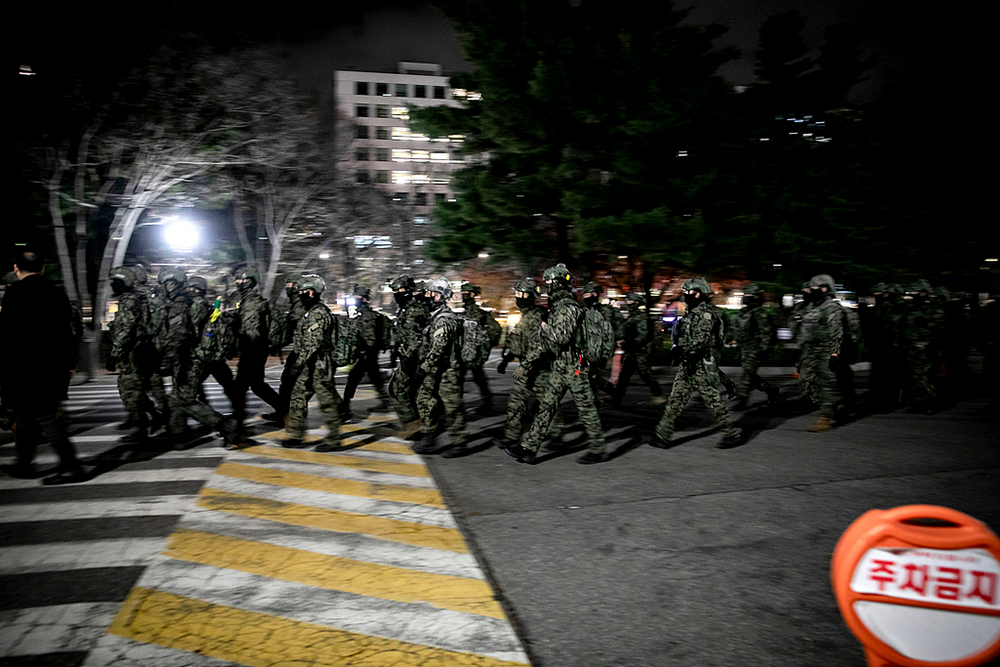 首尔市民紧急戒严令，荒谬绝伦