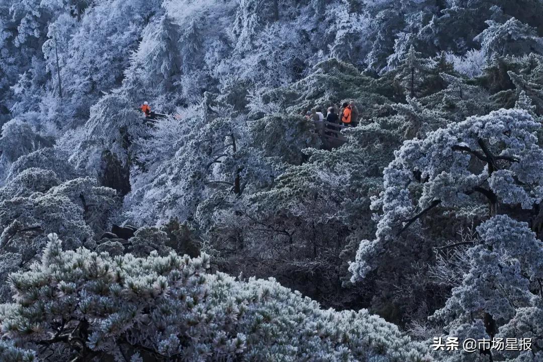 云海石碑至冰晶顶，攀登之旅的时间与心境探索